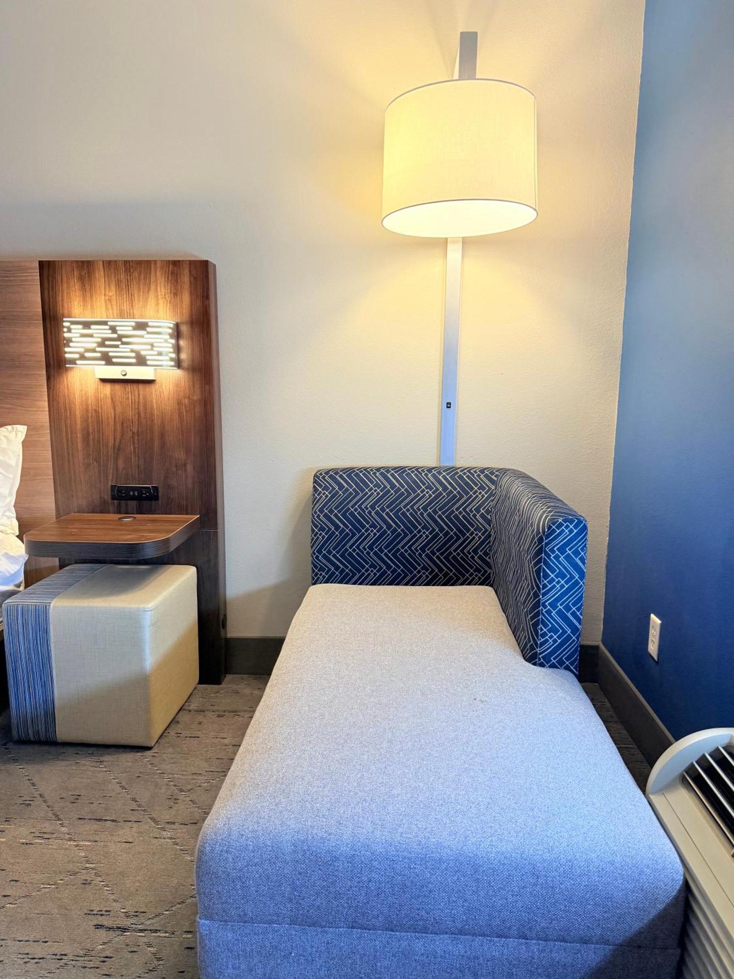 Holiday Inn Express Kenedy By Ihg Luaran gambar